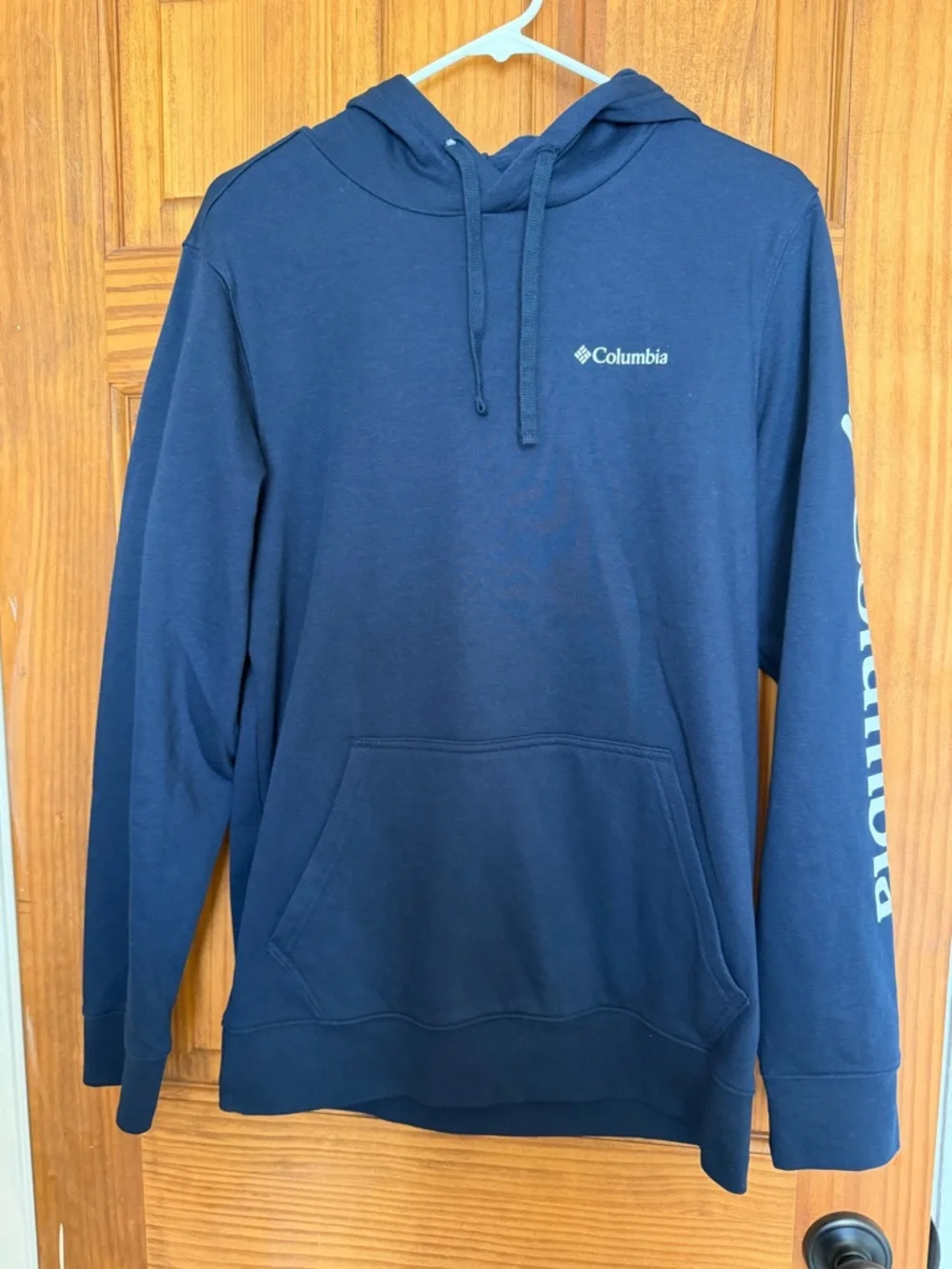 Columbia men’s Dark Blue Hooded Pullover